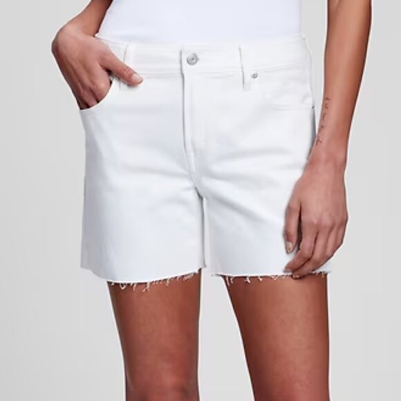 GAP 5" Mid Rise Shorts in White NWT New - Picture 2 of 5